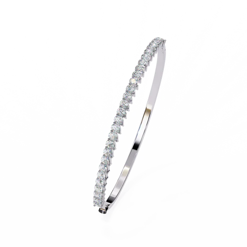 Stunning Bangle with Sparkling Diamonds - Timeless Elegance for Your Jewelry Collection